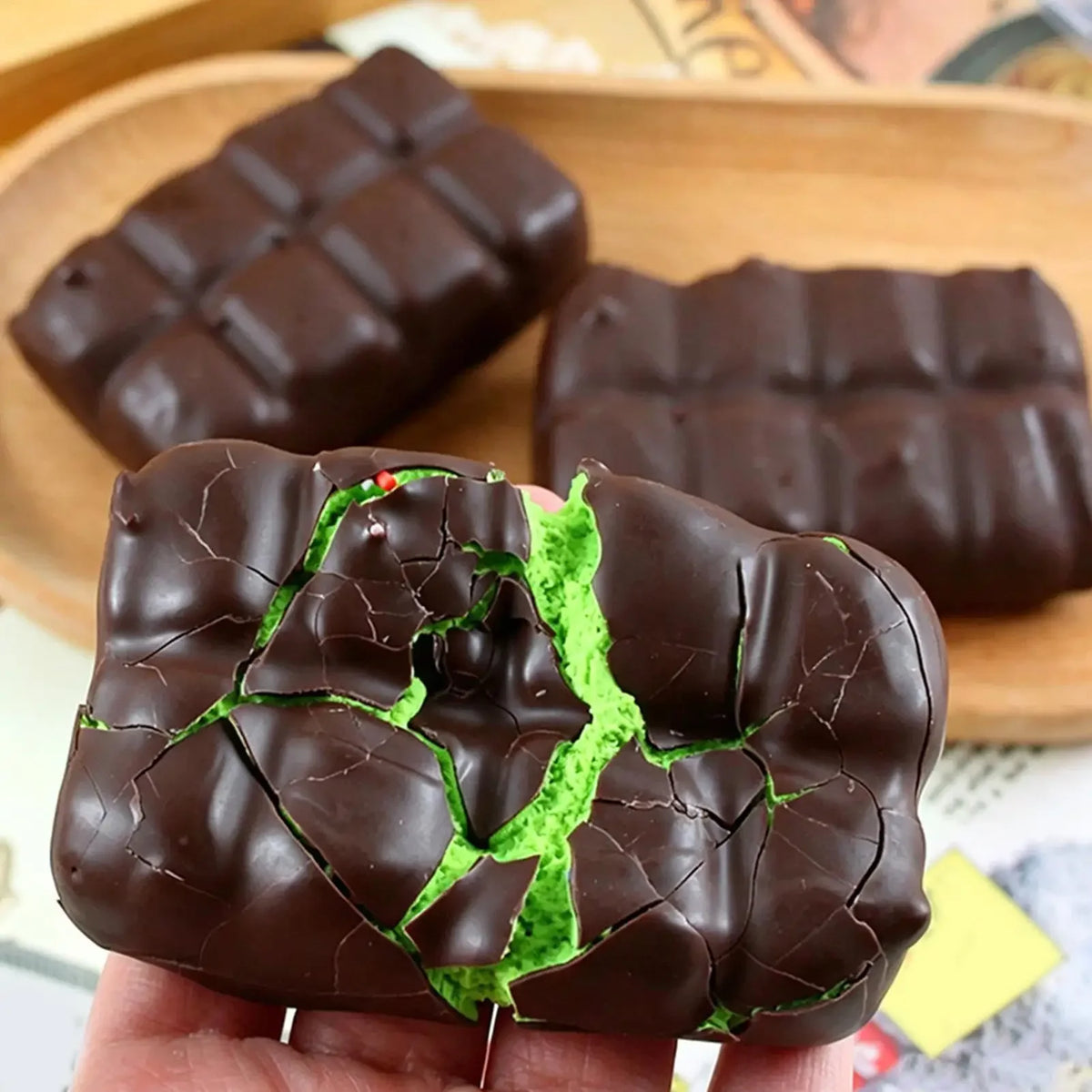 Chocolate Squeeze Toy Crispy Chocolate Wax Cracking Stress Ball Soft Realistic Food Squeeze Fidget Toy Relieve Stress Squishy